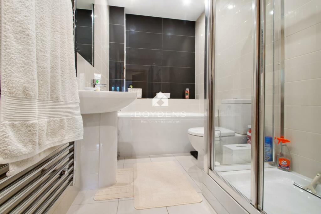 Additional image 13 of Cliff Way. Frinton on Sea