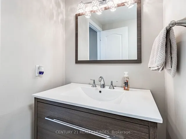 Additional image 28 of 34 Niagara Pl