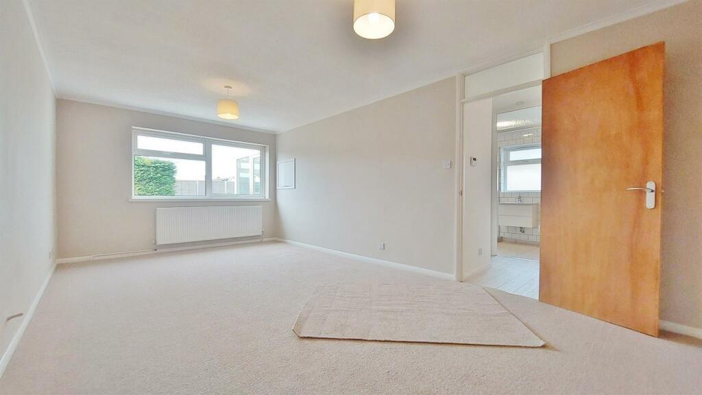 Additional image 6 of Thorns Way, Walton On The Naze