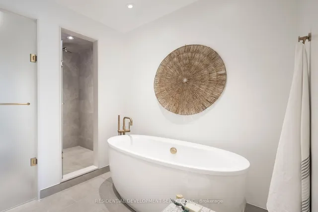 Additional image 4 of 1 Strathgowan Ave Unit 513