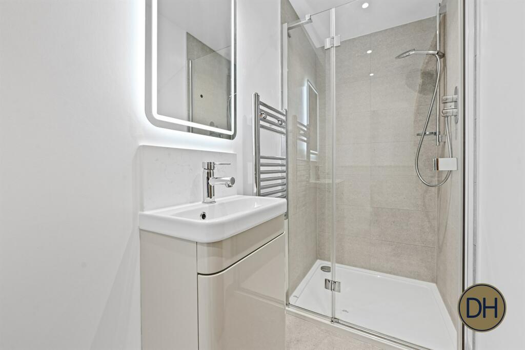 Additional image 12 of Primrose Cottage, Threshers Bush, Essex CM17