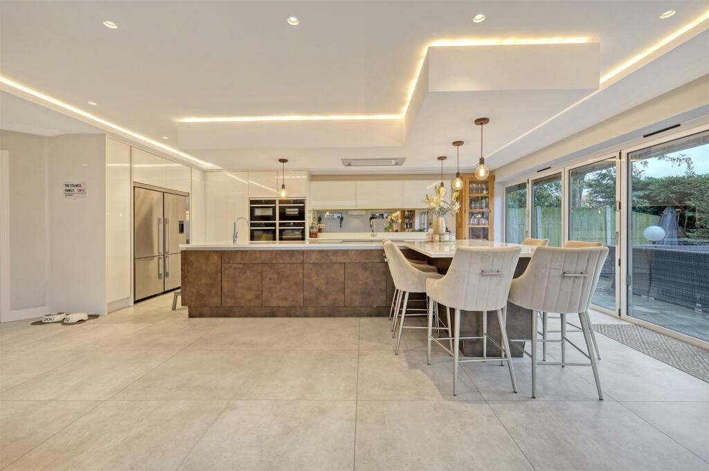 Additional image 22 of Noak Hill Close, Billericay, Essex