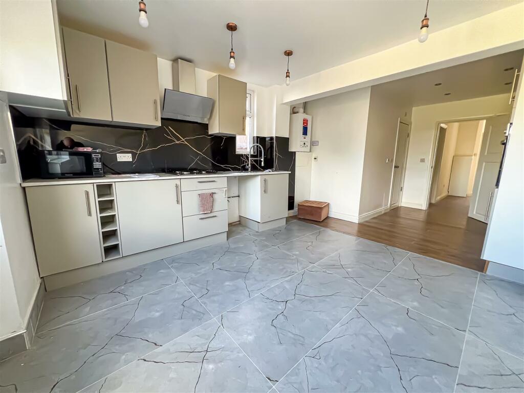 Additional image 7 of Wellesley Road, Clacton-On-Sea