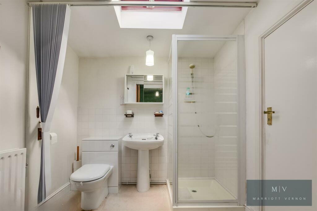 Additional image 9 of Mountwood Close, South Croydon