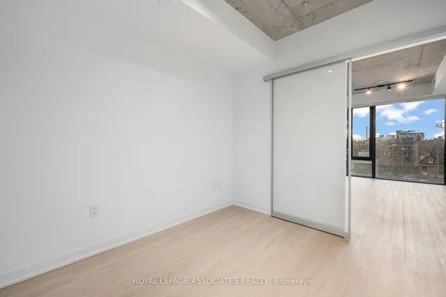 Additional image 18 of 195 McCaul St Unit 401