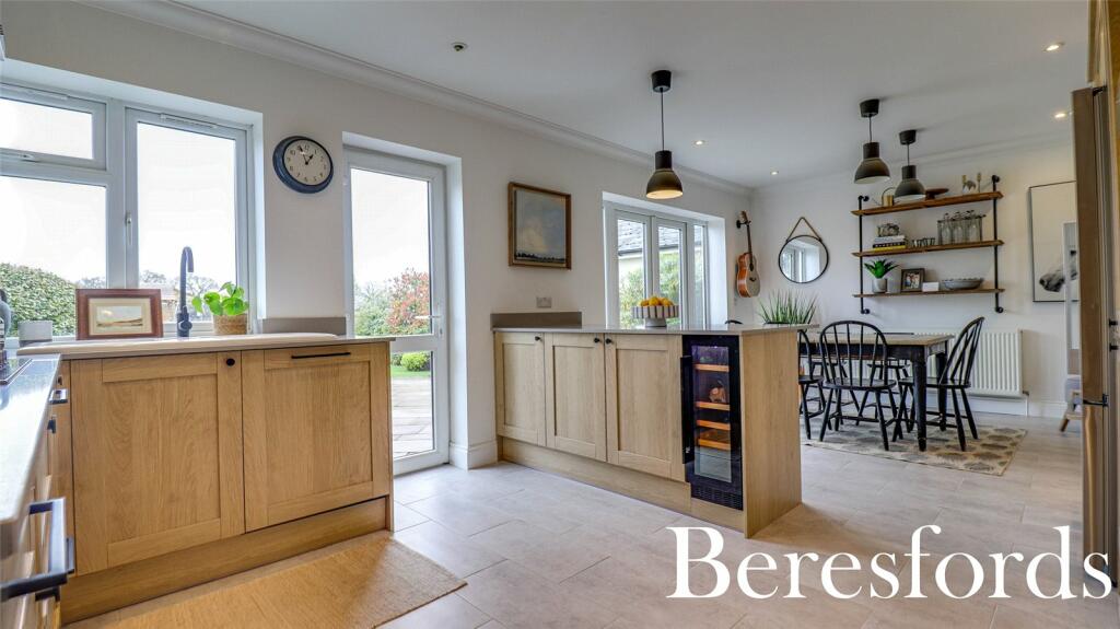 Additional image 16 of Coxtie Green Road, Pilgrims Hatch, CM14