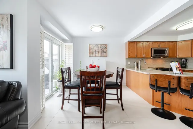 Additional image 10 of 13 Legend Lane