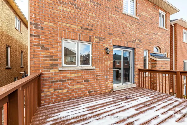 Additional image 39 of 25 Oblate Cres