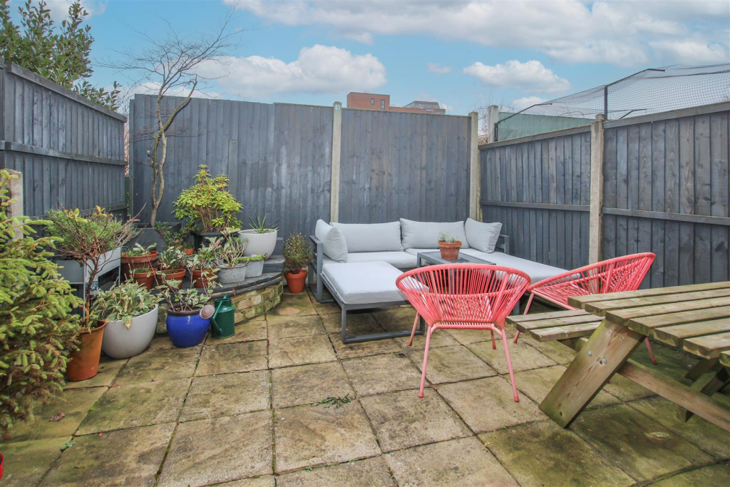 Additional image 10 of Victoria Road, Brentwood