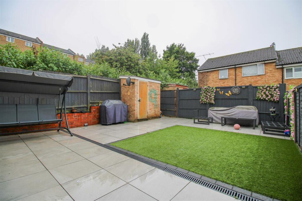 Additional image 3 of Jocelyns, Old Harlow