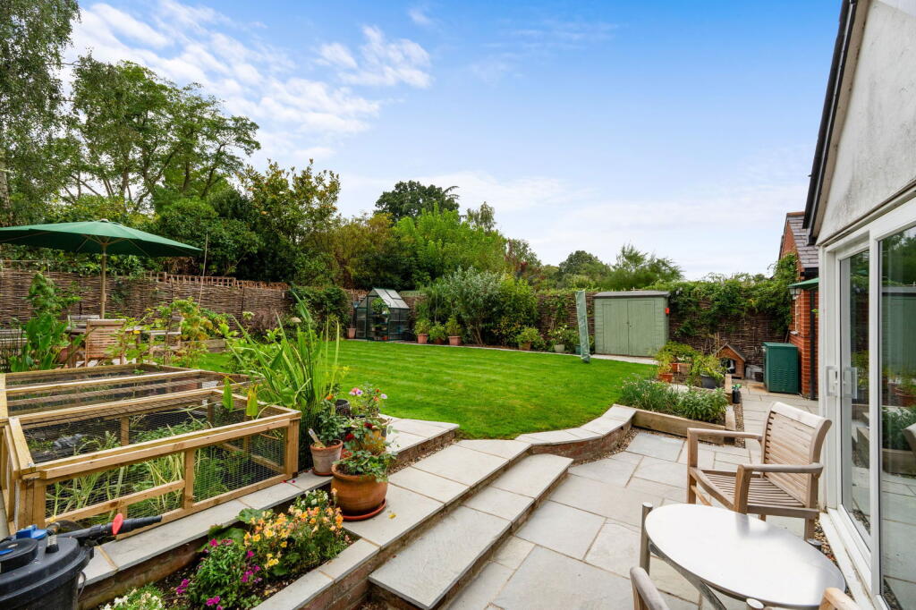 Additional image 2 of Watts Yard, Manuden
