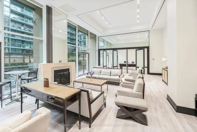 Additional image 36 of 438 King St Unit Ph03