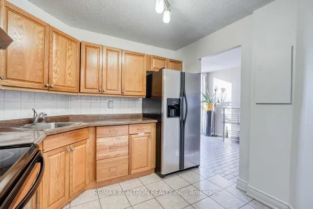 Additional image 18 of 41 Markbrook Lane Unit 204