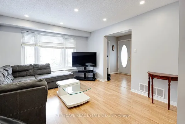 Additional image 23 of 48 Mandarin Cres