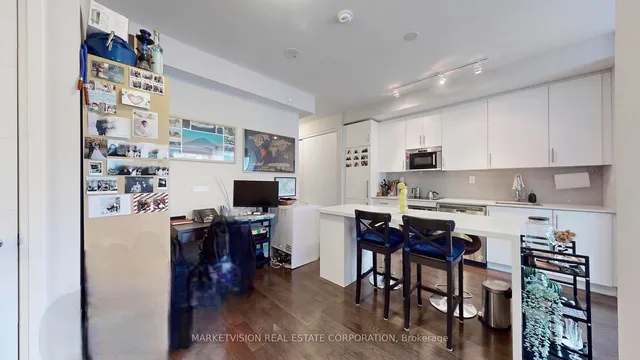 Additional image 8 of 460 Adelaide St Unit 1817