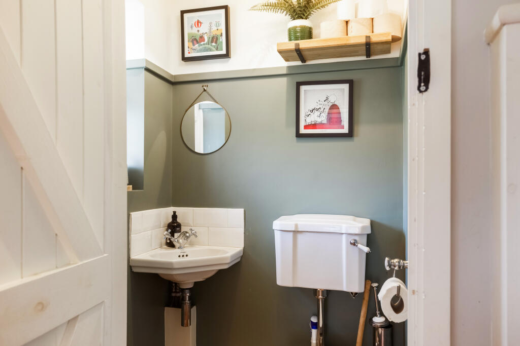 Additional image 12 of Woodland Way, Caterham, CR3