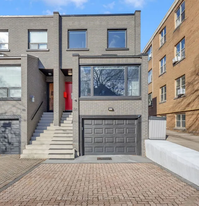 86 Castlefield Ave