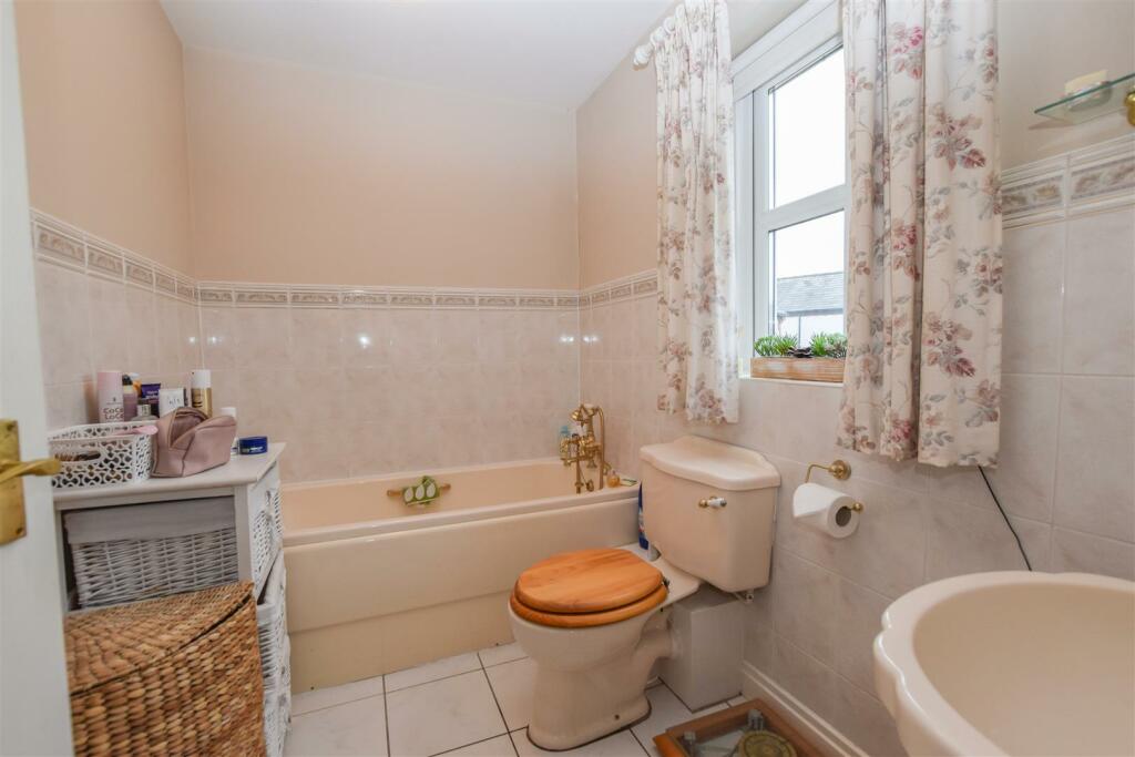 Additional image 13 of Neston Road, Willaston, Neston