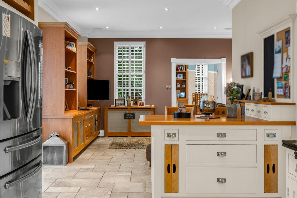 Additional image 11 of Thorndon Approach, Herongate, Brentwood, CM13 3PA
