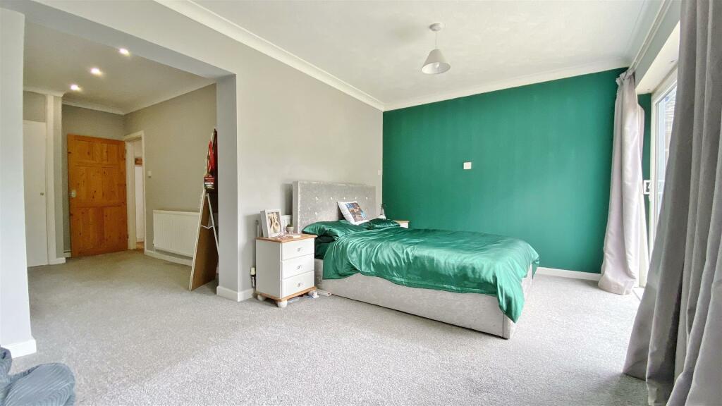 Additional image 17 of Walton Road, Walton On The Naze