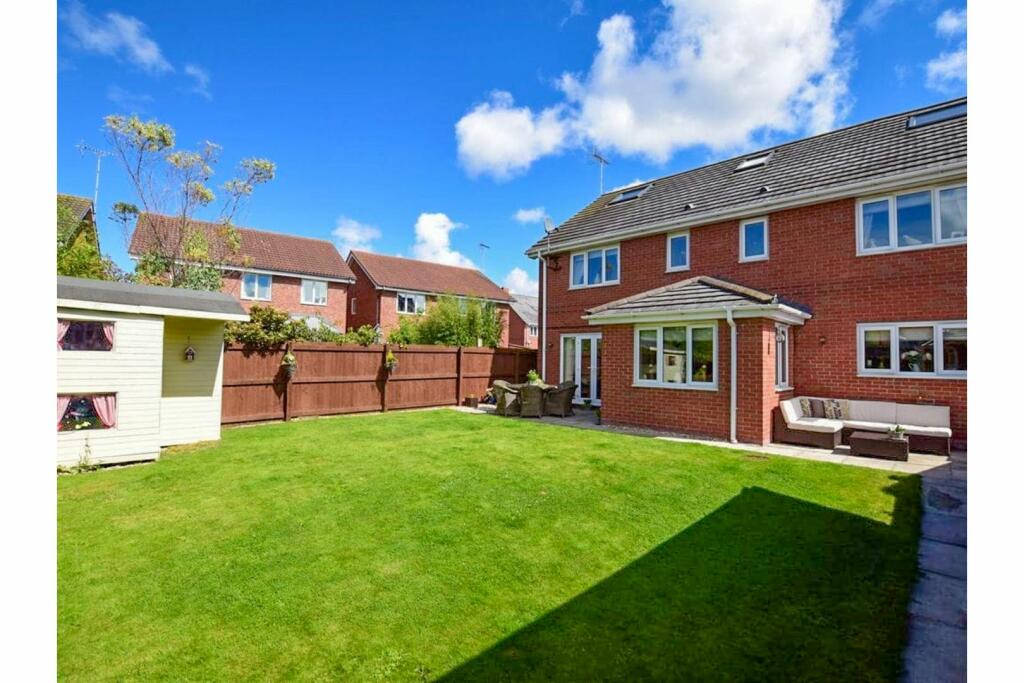 Additional image 23 of Millfield, Neston, CH64