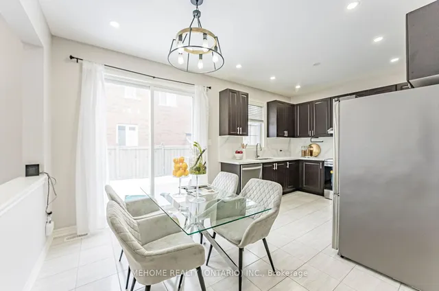 Additional image 11 of 351 Royal West Dr