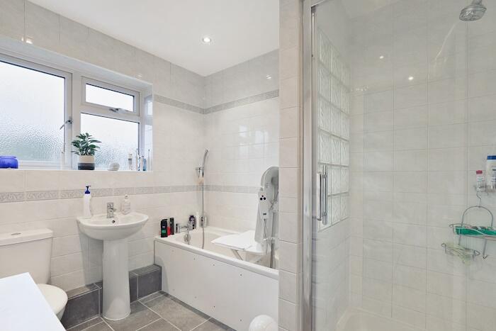 Additional image 19 of Longfields, Ongar, CM5