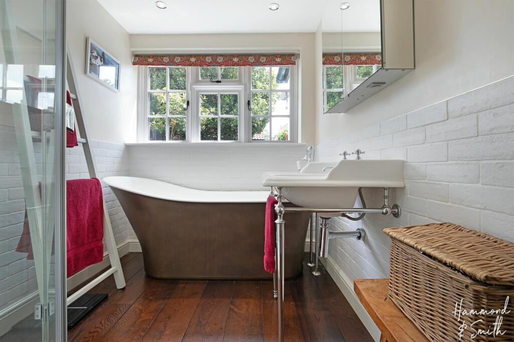 Additional image 9 of High Street, Epping, CM16