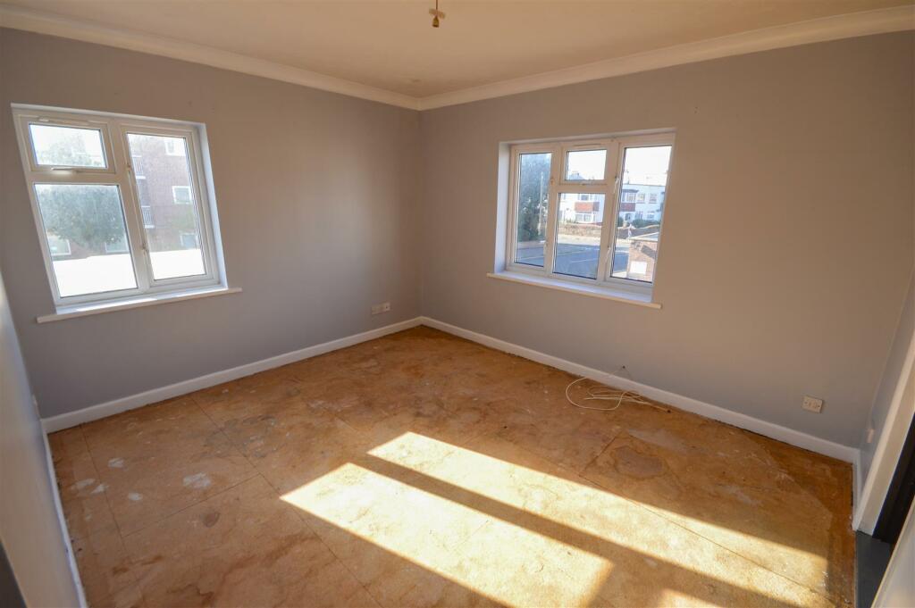 Additional image 2 of Oulton Hall, Marine Parade East, Clacton-On-Sea