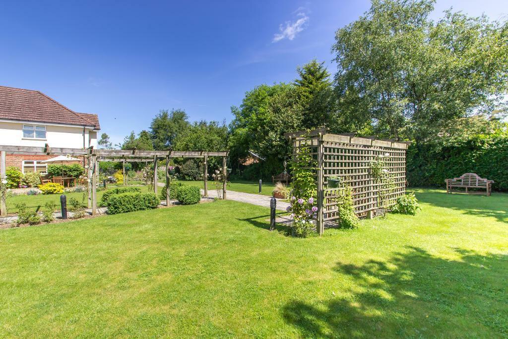 Additional image 14 of 303 Limpsfield Road, Warlingham, CR6 9RL