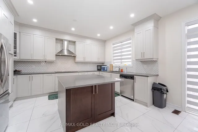 Additional image 5 of 2 Jenwood Cres