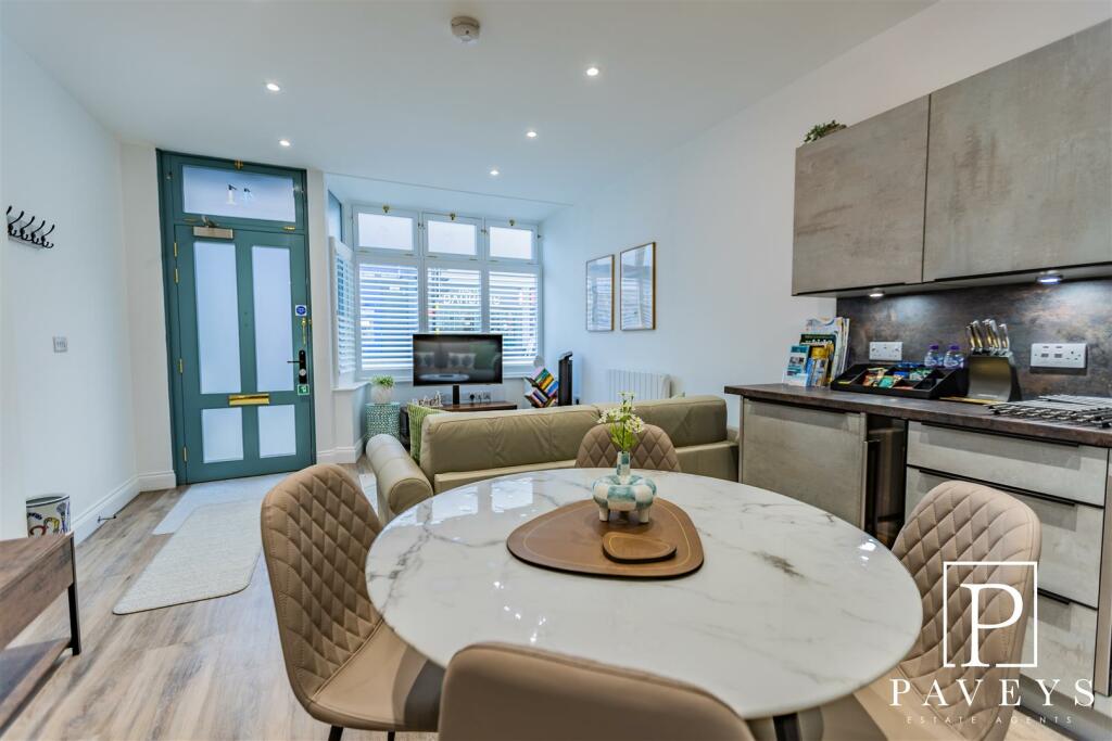 Additional image 7 of High Street, Walton On The Naze