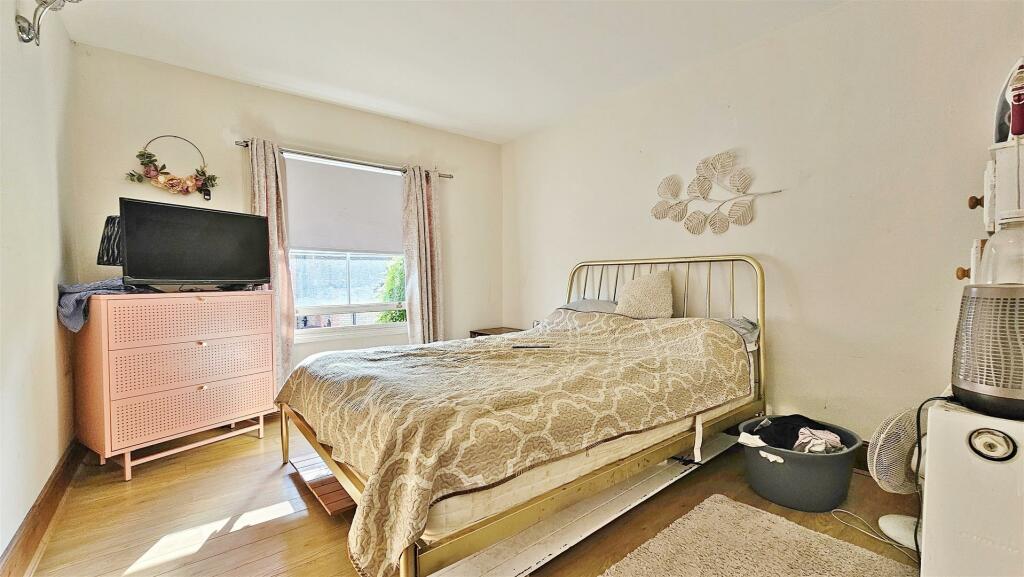 Additional image 10 of High Street, Thorpe-le-Soken