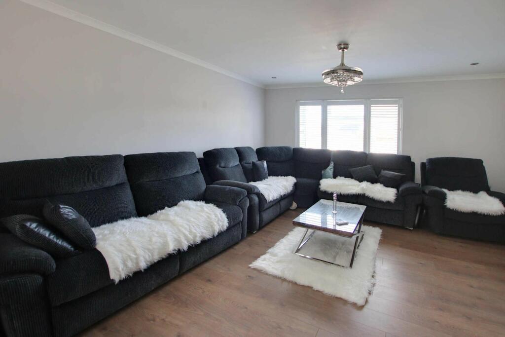 Additional image 3 of The Glade, Shirley