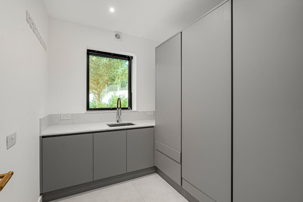 Additional image 6 of Pine Coombe, Shirley, CR0