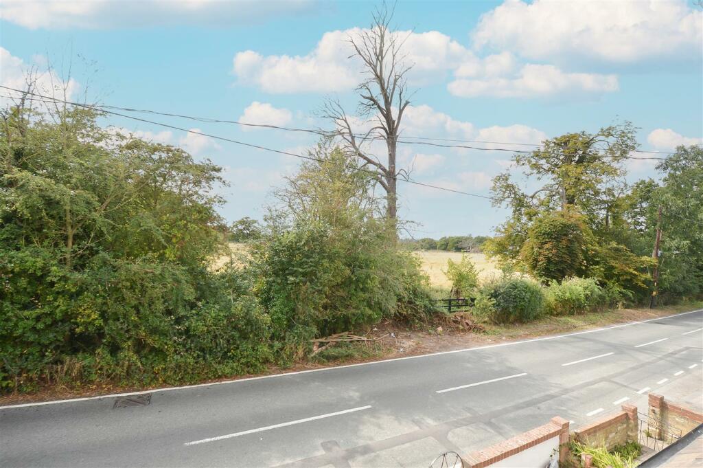 Additional image 12 of Coxtie Green Road, Pilgrims Hatch, Brentwood