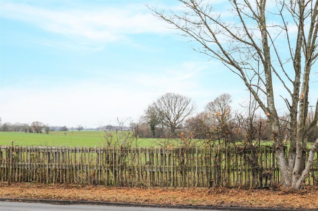 Additional image 33 of Tye Common Road, Billericay