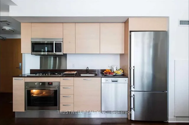 Additional image 7 of 375 King St Unit 2810