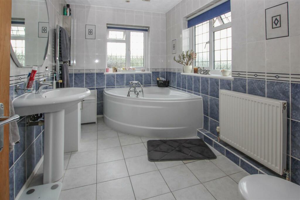 Additional image 34 of Honeypot Lane, Brentwood