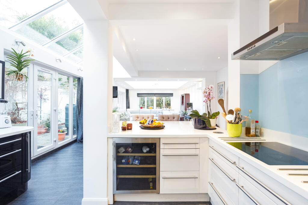 Additional image 27 of Harestone Valley Road, Caterham, CR3