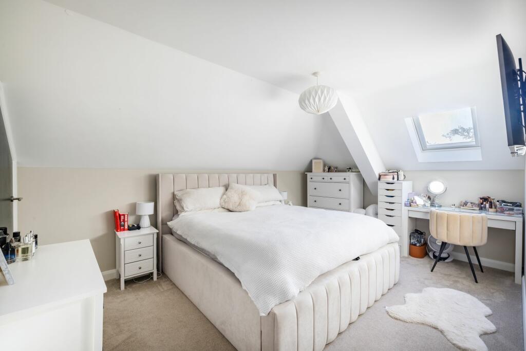 Additional image 10 of Golf Side Mews, Coulsdon, CR5