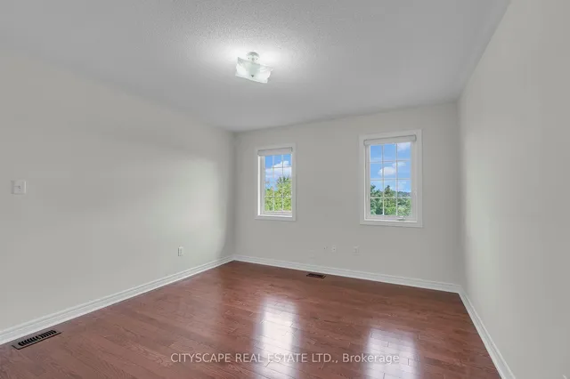 Additional image 29 of 33 Huntspoint Dr