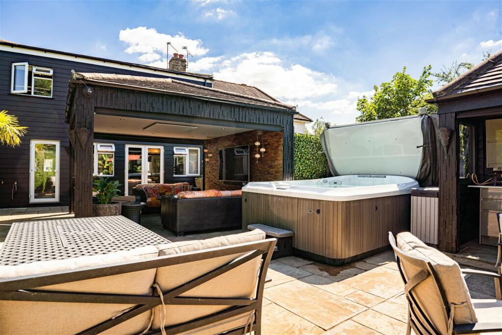 Additional image 28 of Mansfield, High Wych, Sawbridgeworth, CM21 0JT