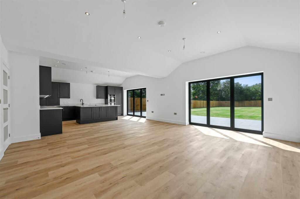 Additional image 21 of New Road, Little Burstead, Billericay