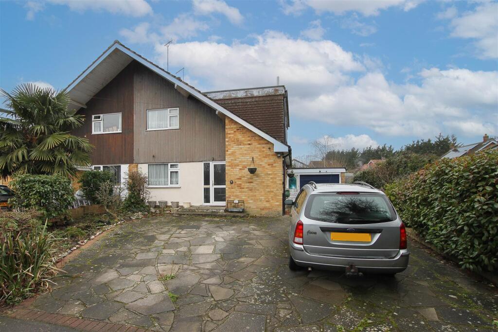 Additional image 23 of Walker Avenue, Fyfield, Ongar