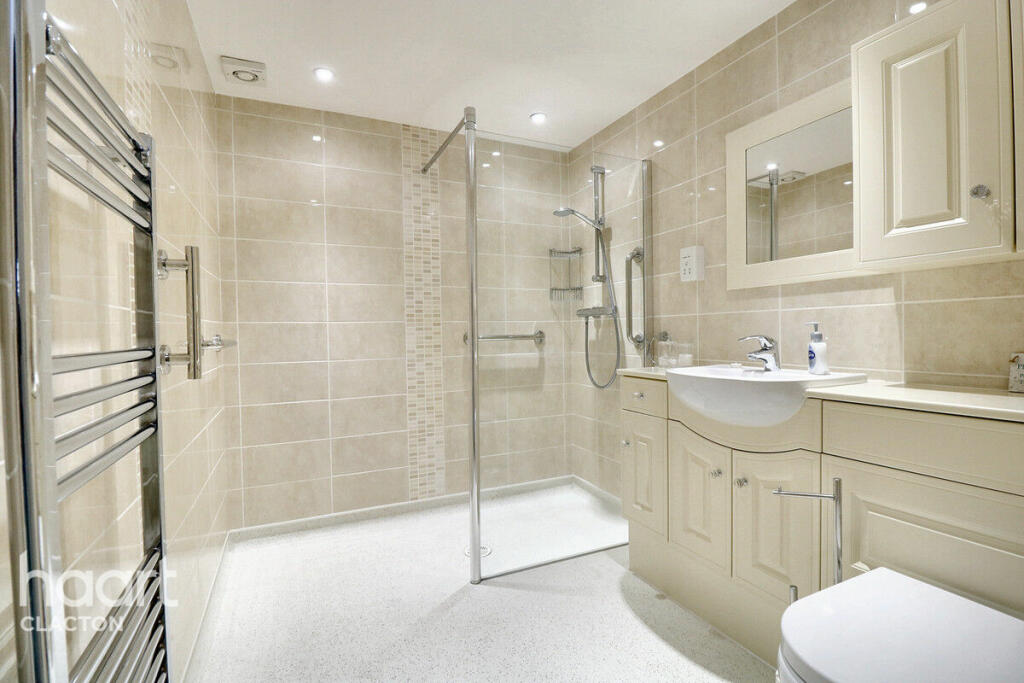 Additional image 28 of Marine Parade East, Clacton-On-Sea