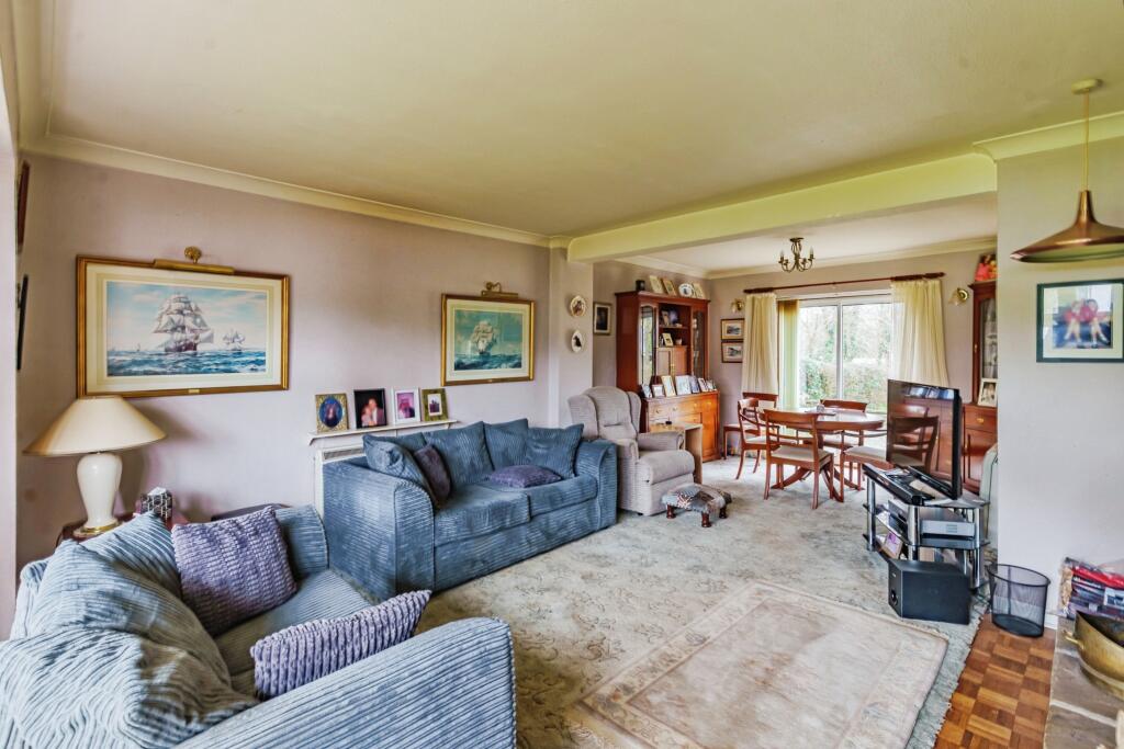 Additional image 16 of Mount Avenue, Caterham, CR3