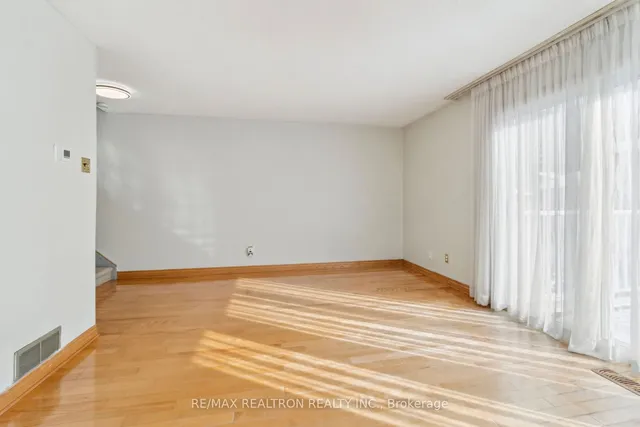 Additional image 11 of 44 Chester Le Blvd Unit 6