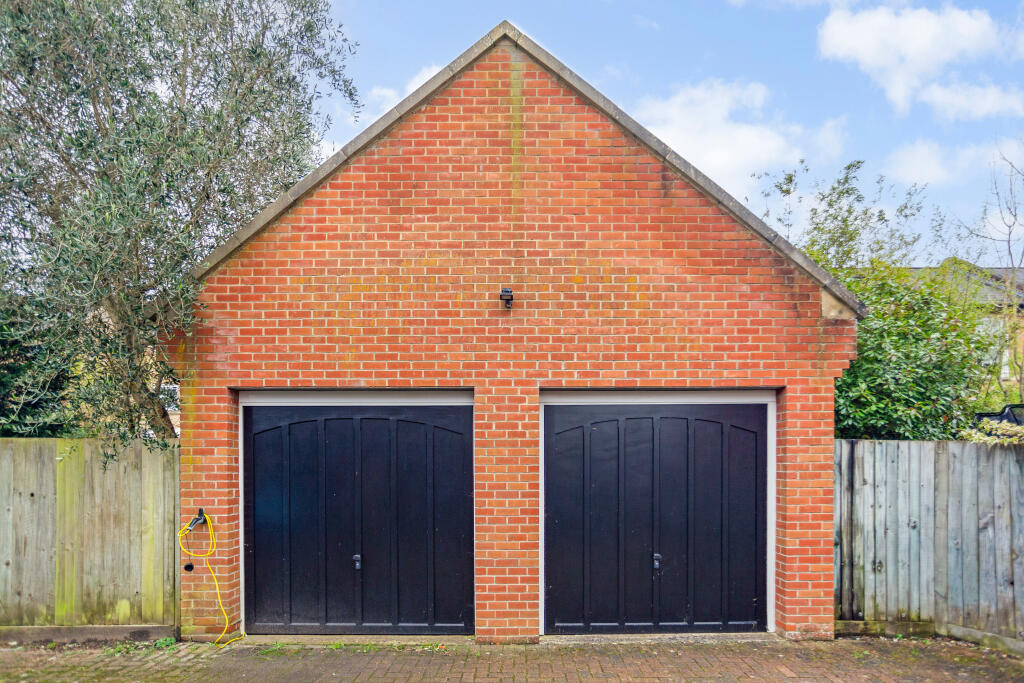 Additional image 30 of Adair Gardens, Caterham, CR3