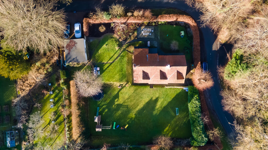 Additional image 31 of Woodland Way, Caterham, CR3